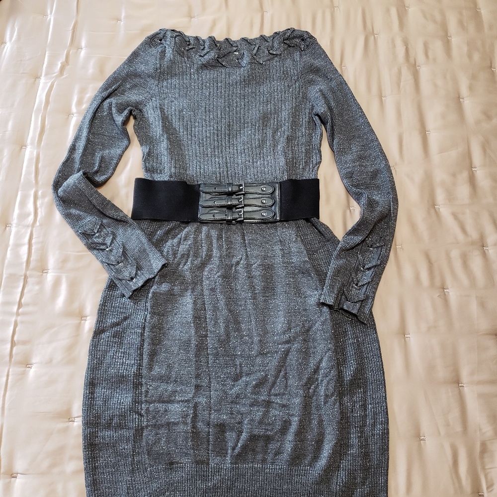Sweater dress with belt